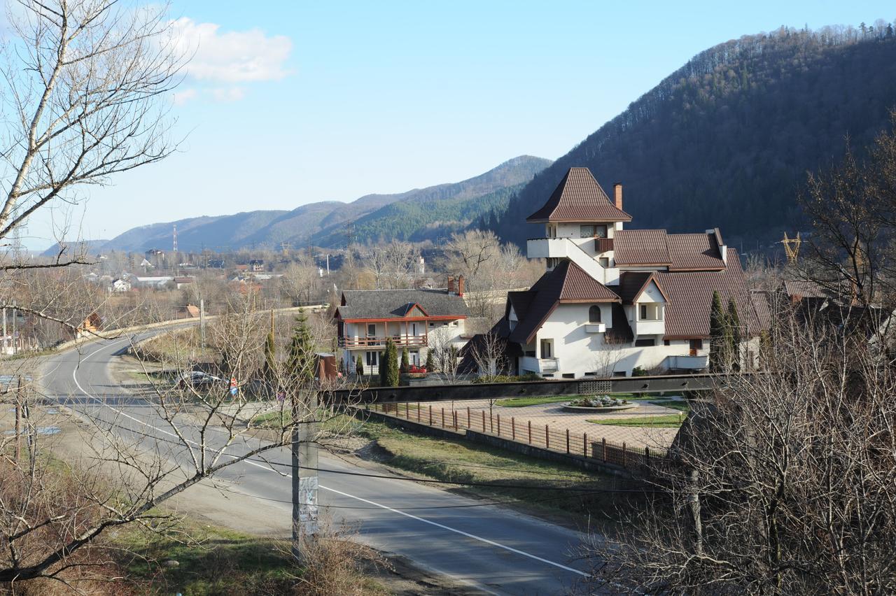 PangaraciorCastelul De Smarald住宿加早餐旅馆 外观 照片